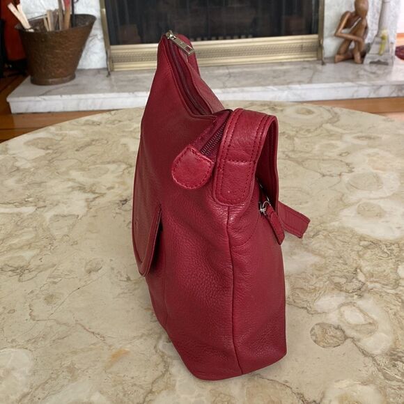 Stone Mountain Red Leather Shoulder Bag - Picture 6 of 15